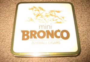 Caixa de Cigarros/Porta Cigarros em Metal da "Bronco"
