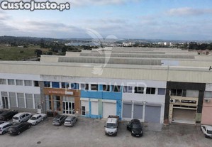 Espaço comercial e industrial de 357m² (duplex)   lagos (parque industrial o infante) pronto para seu negócio
