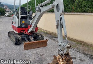 Mini giratria Takeuchi TB 216 ano 2019