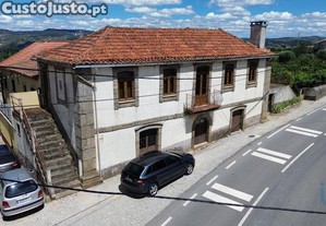 Quinta T5 em Vilarinho de So Romo de 374,00 m