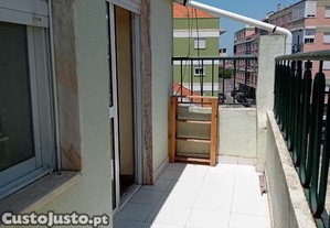Apartamento T1  em Almada