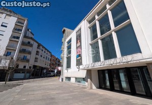 T3 C/ 2 Frentes Na Rua Da Liberdade, Centro De...