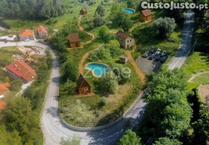 Quinta Com Terreno E Casas Para Reabilitação Em...