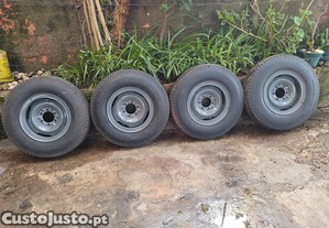 Toyota land cruiser bj40 4 pneus com jantes originais
