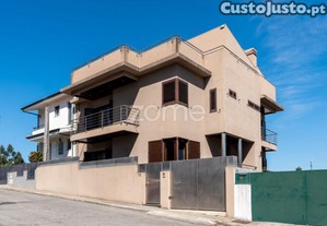 Moradia T4 Com Piscina Em São Mamede Do...