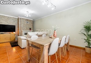 Apartamento T3 Semi Remodelado Em Padim Da...