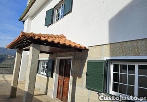 Moradia em Vila Real, Parada de Cunhos.