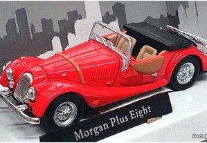 Morgan Plus Eight - escala 1/43 - NOVO com caixa