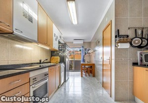 Apartamento T2+1 Em Palmeira, Braga.
