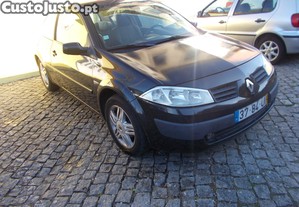 Renault Mgane 1.4 coupe Bom estado - 02