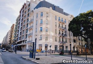 Apartamento Novo T1 com Varanda e Garagem em Lisboa