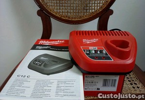 Carregador m12 Milwaukee