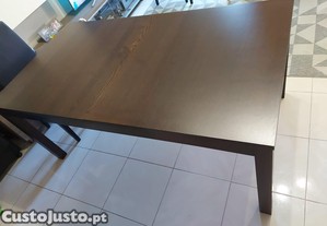 Mesa extensível de jantar
