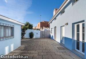 Moradia T3 Com Vista De Rio, No Porto, Com...
