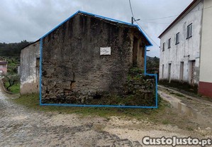 Casa / Villa em Troviscal de 60,00 m²