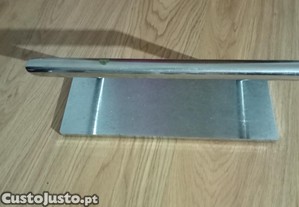 Pousa ps de cabeleireiro.