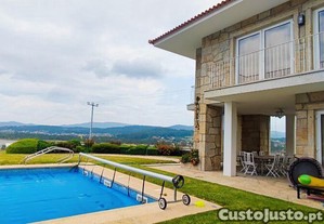 Casa / Villa T7 em Gondarém de 615,00 m²