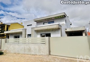 Casa / Villa T4 em Azeitão (São Lourenço e São Simão) de 243,00 m²