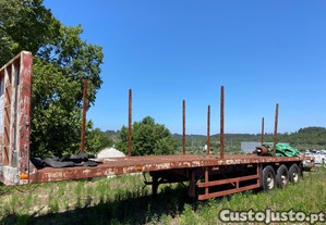 Semi-reboque foeiros