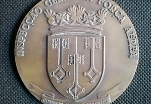 Medalha medalhão em metal da Força Aérea Portuguesa Inspeção Geral Força Aérea Nato