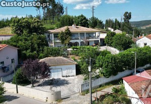Casa de aldeia T5 em Castanheira de Pra e Coentral de 381,00 m