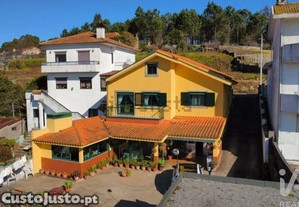 Casa / Villa T4 em Foz do Sousa e Covelo de 238,00 m²