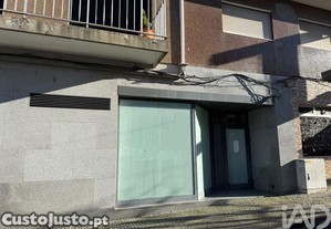 Loja / Estabelecimento Comercial T1 em Bornes de Aguiar de 250,00 m�