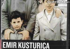 Emir Kusturica. O Pai Foi em Viagem de Negcios.