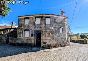 Moradia em pedra para remodelao
