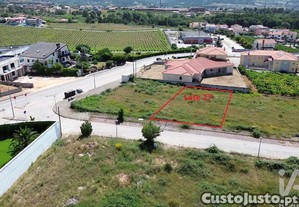 Terreno em Vilar de Nantes de 698,00 m