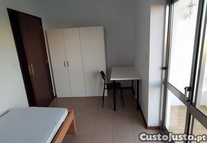 Quarto mobilado ( Leiria)