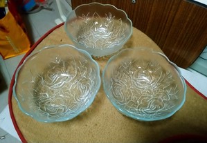 Conjunto de 3 taças em vidro antigas