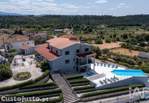 Casa / Villa T6 em Secarias de 398,00 m