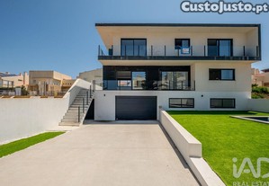 Casa / Villa T4 em Silveira de 410,00 m²