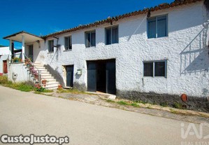 Moradia geminada T3 em Semide e Rio Vide de 98 m²