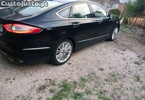 Ford Mondeo Vignale - 16