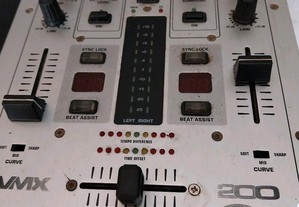 Mesa de som behringer pro mixer VMX 200  impecavel