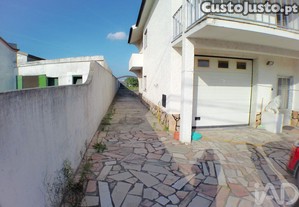 Casa / Villa T6 em Atouguia da Baleia de 230,00 m²