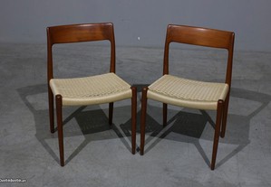 Cadeiras Niels O. Moller modelo 77 em teca e corda