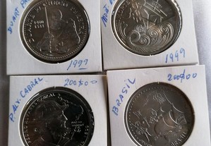 4 moedas antigas de 200EUR