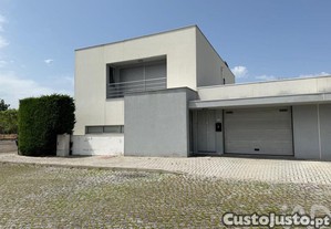 Casa / Villa T3 em Guilhadeses e Santar de 220,00 m²