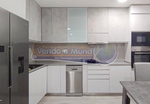 Apartamento T2 + 2 em Samora Correia (SC872)