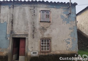 Casa de aldeia T2 em Penas Roias de 108,00 m²