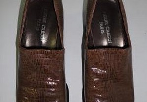 Sapatos de senhora em pele castanho Pierre Cardin