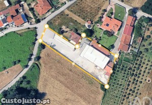 Loja / Estabelecimento Comercial em Calvaria de Cima de 716,00 m