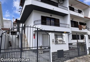Casa / Villa T3 em Corroios de 154,00 m�