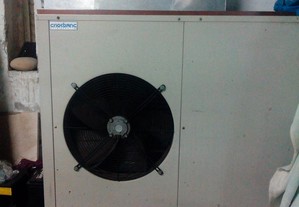 Compressor e evaporador para cãmara frigorífica