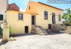 Casa T3 em Travanca de Lagos de 132,00 m�