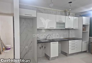 Apartamento t4 remodelada laranjeiro