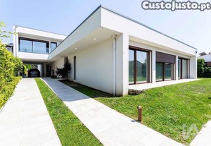 Casa T6 em Santa joana de 667,00 m�